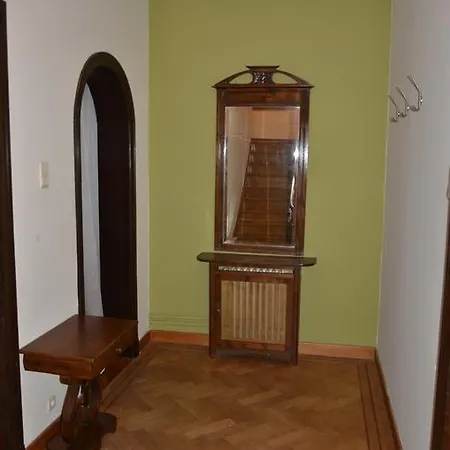 Hartenhuys بيت للعطل