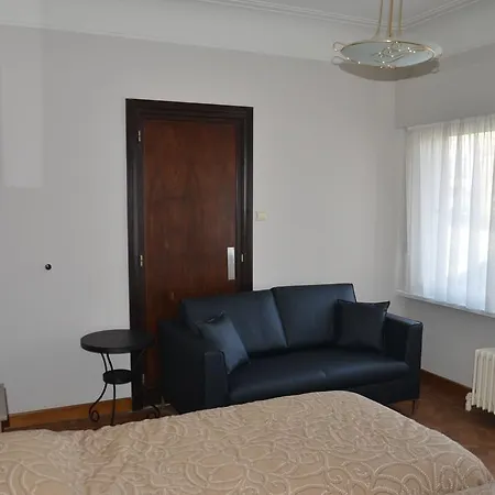 Hartenhuys بيت للعطل